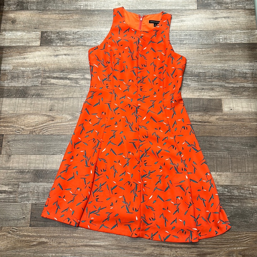 Banana Republic • orange leafy print swing dress